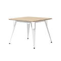 Eenvoudige vierkante tafel met houten blad en metalen poten