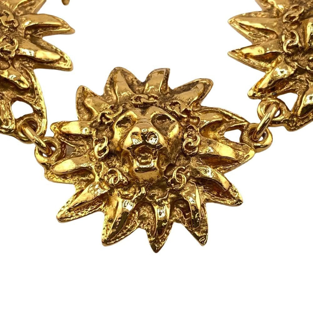 Lion Women's CHANEL Pre-Owned Gold (Good) Z0004923 Bracelet
