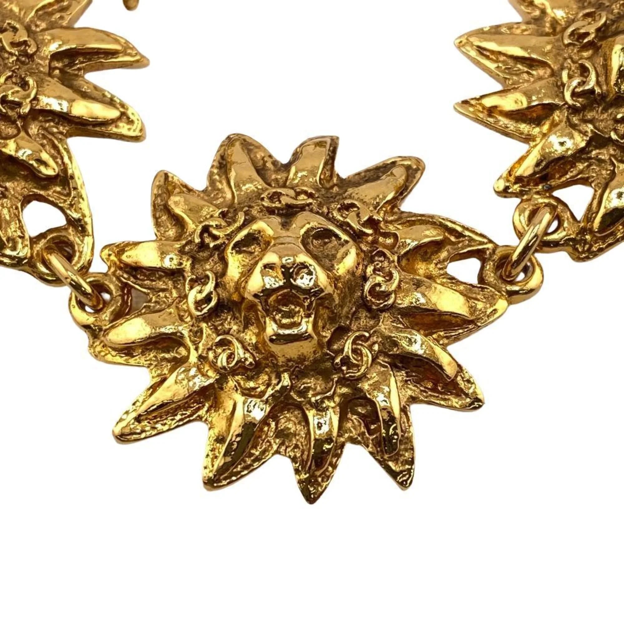 Lion Women's CHANEL Pre-Owned Gold (Good) Z0004923 Bracelet