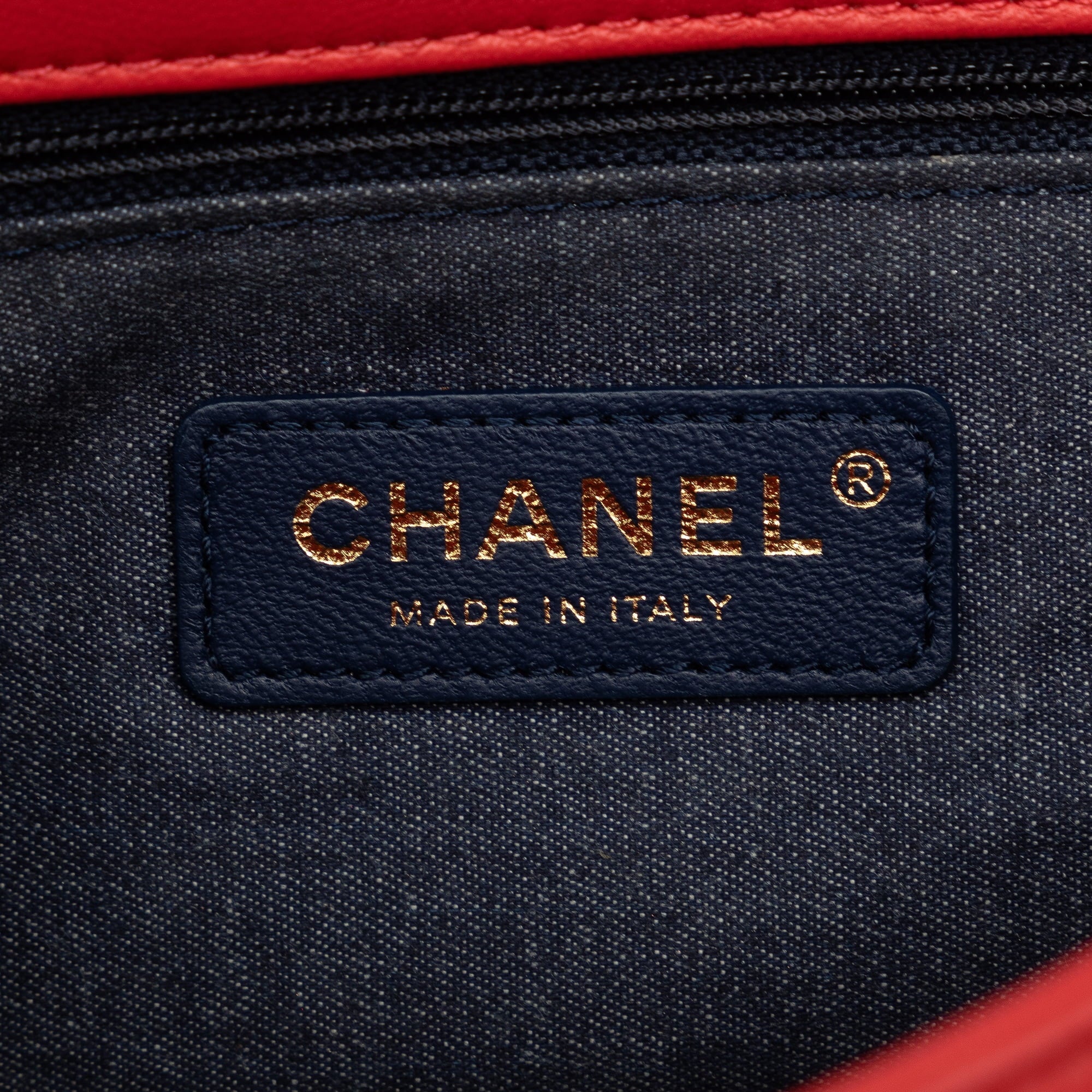 Red Lambskin Authenticated Leather Chanel Unisex Elegant Single Flap Satchel (Good) Pre-Owned Chain Small
