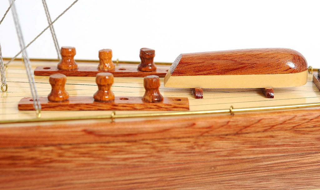 Display Model Endeavour Sm Boat