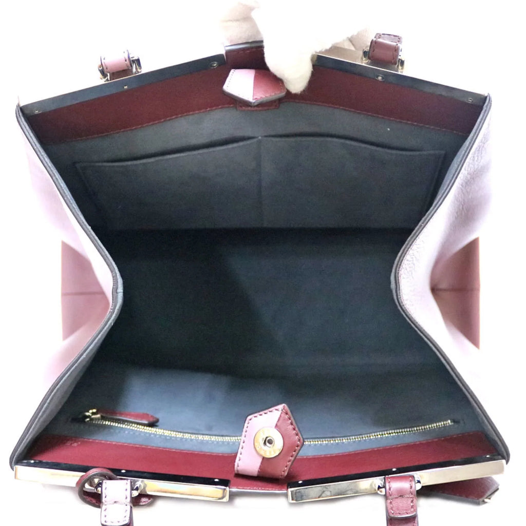 Women's Pre-Owned Leather Bag Fendi Pink (Fair) Shoulder FENDI