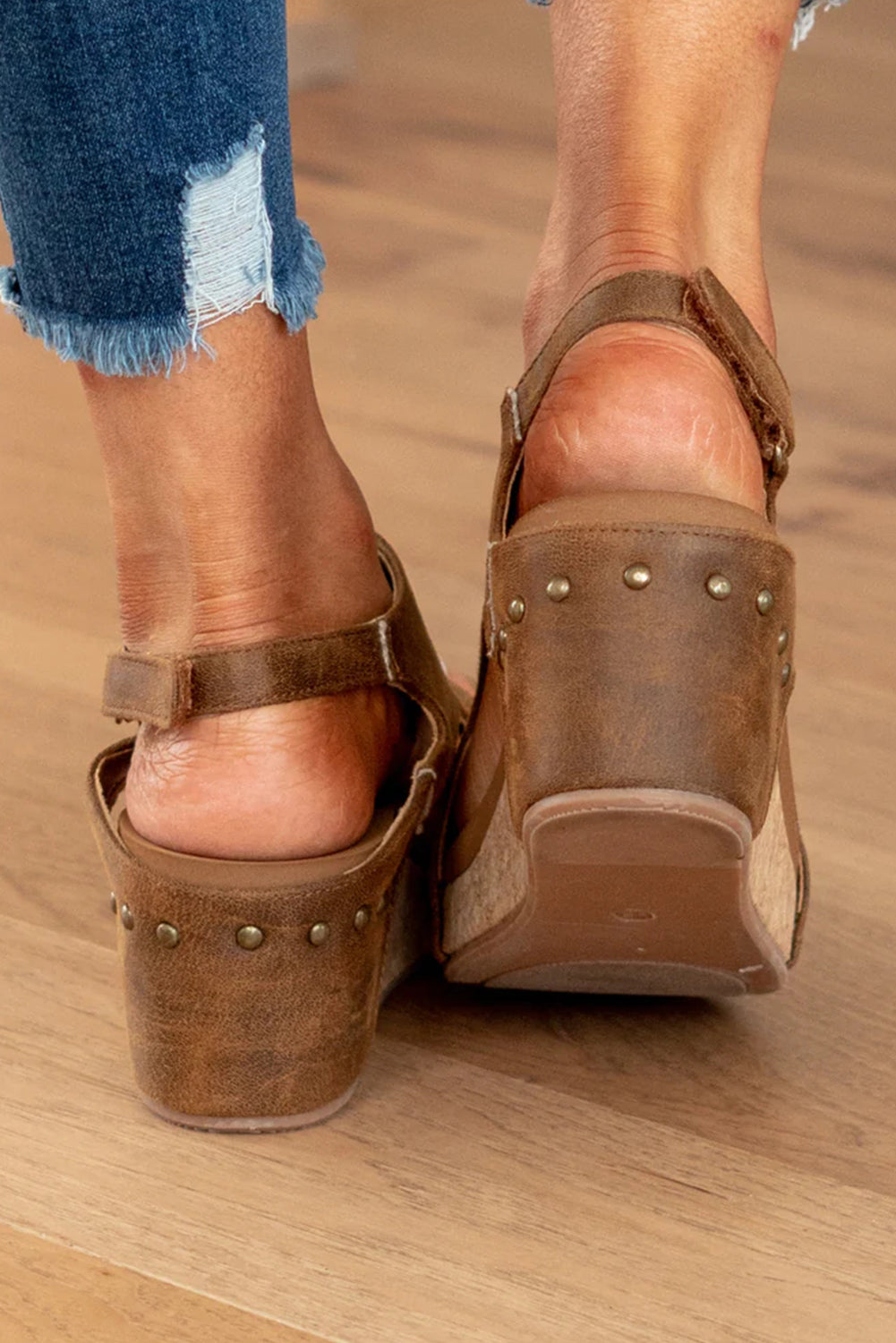 Stitching Leather Wedge Gray Vintage Studded Sandals