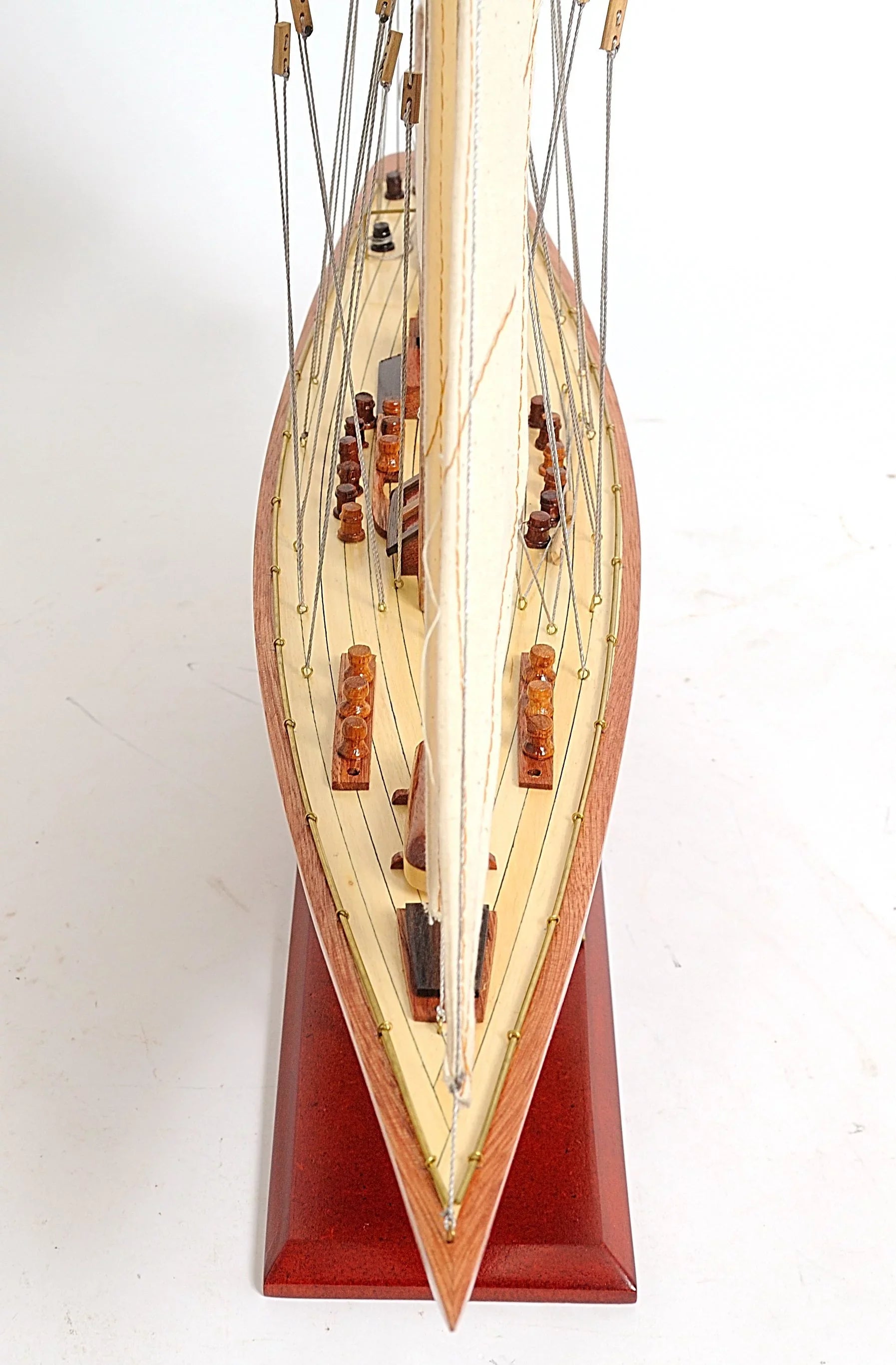 Display Model Endeavour Sm Boat