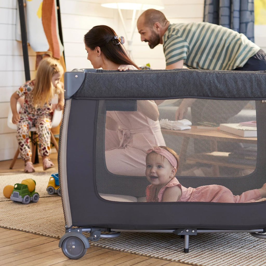 Play Castle Rocking Bassinet, Size Point with Full Yard Monbebe