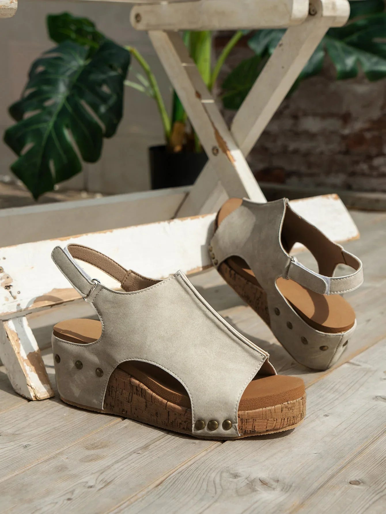 Stitching Leather Wedge Gray Vintage Studded Sandals