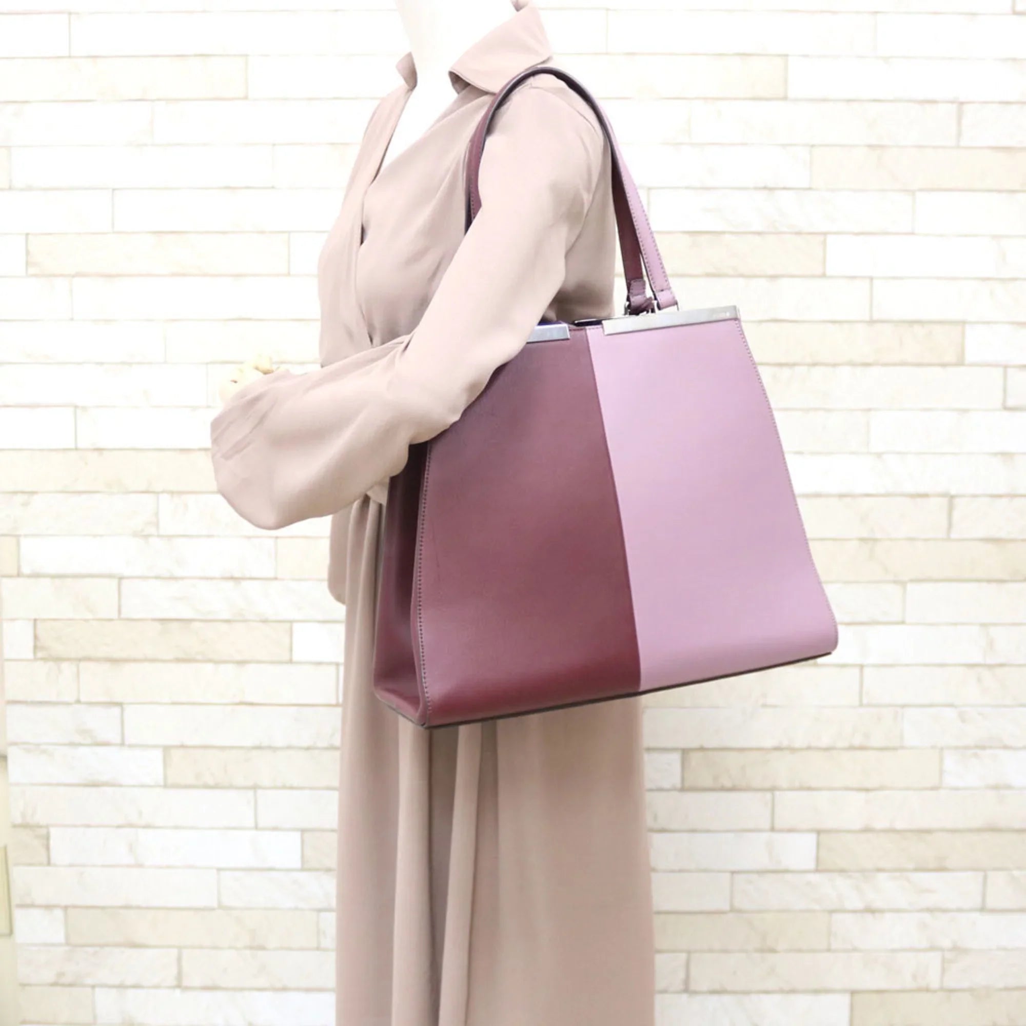 Women's Pre-Owned Leather Bag Fendi Pink (Fair) Shoulder FENDI