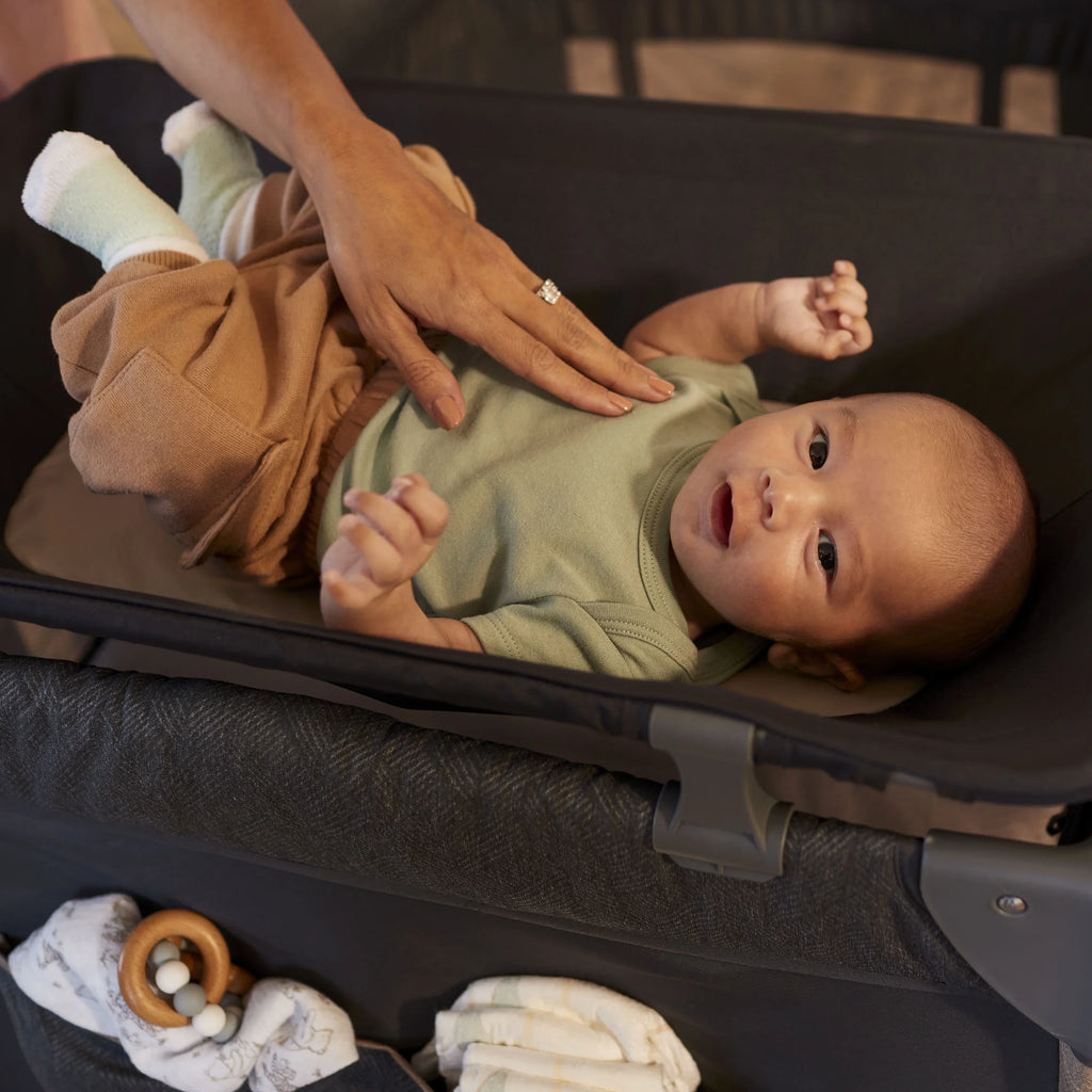Play Castle Rocking Bassinet, Size Point with Full Yard Monbebe