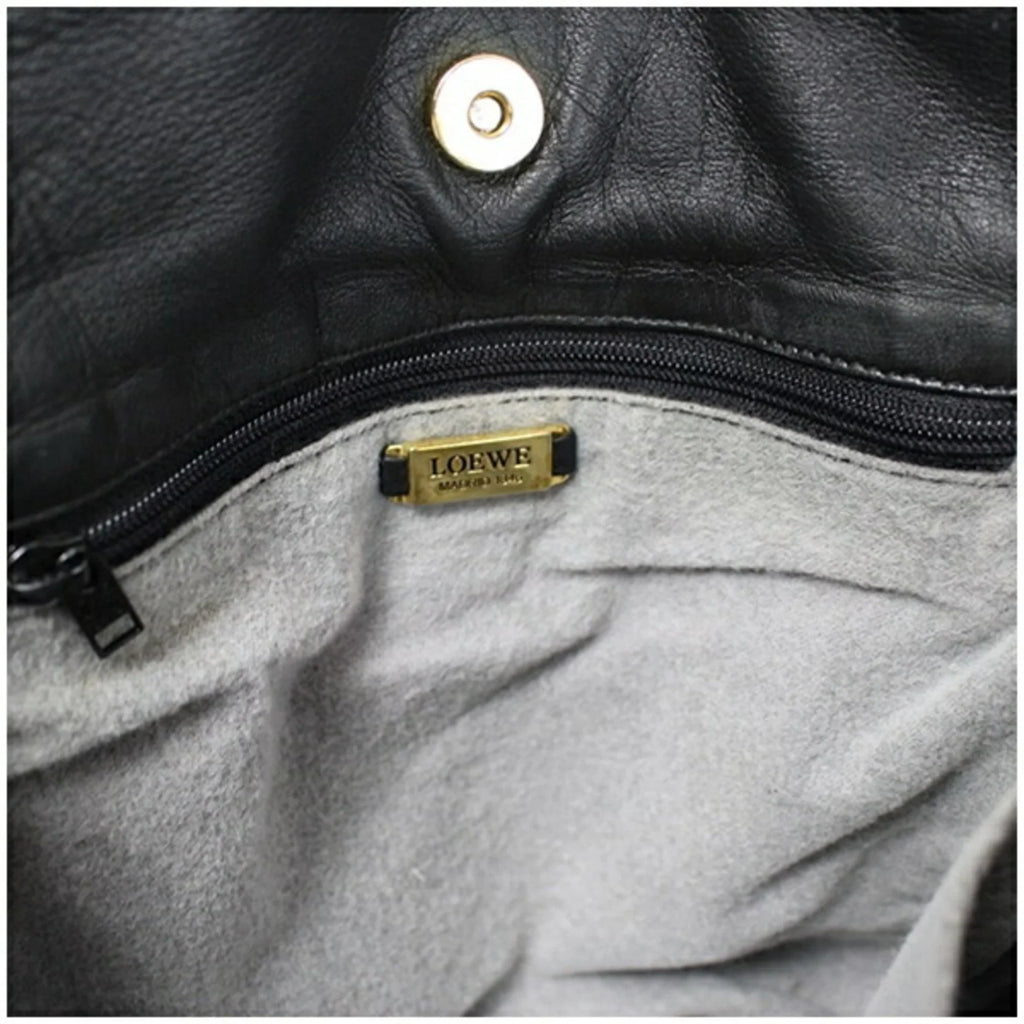 Anagram LOEWE Shoulder Pre-Owned Black Soft Women's (Fair) Leather Bag