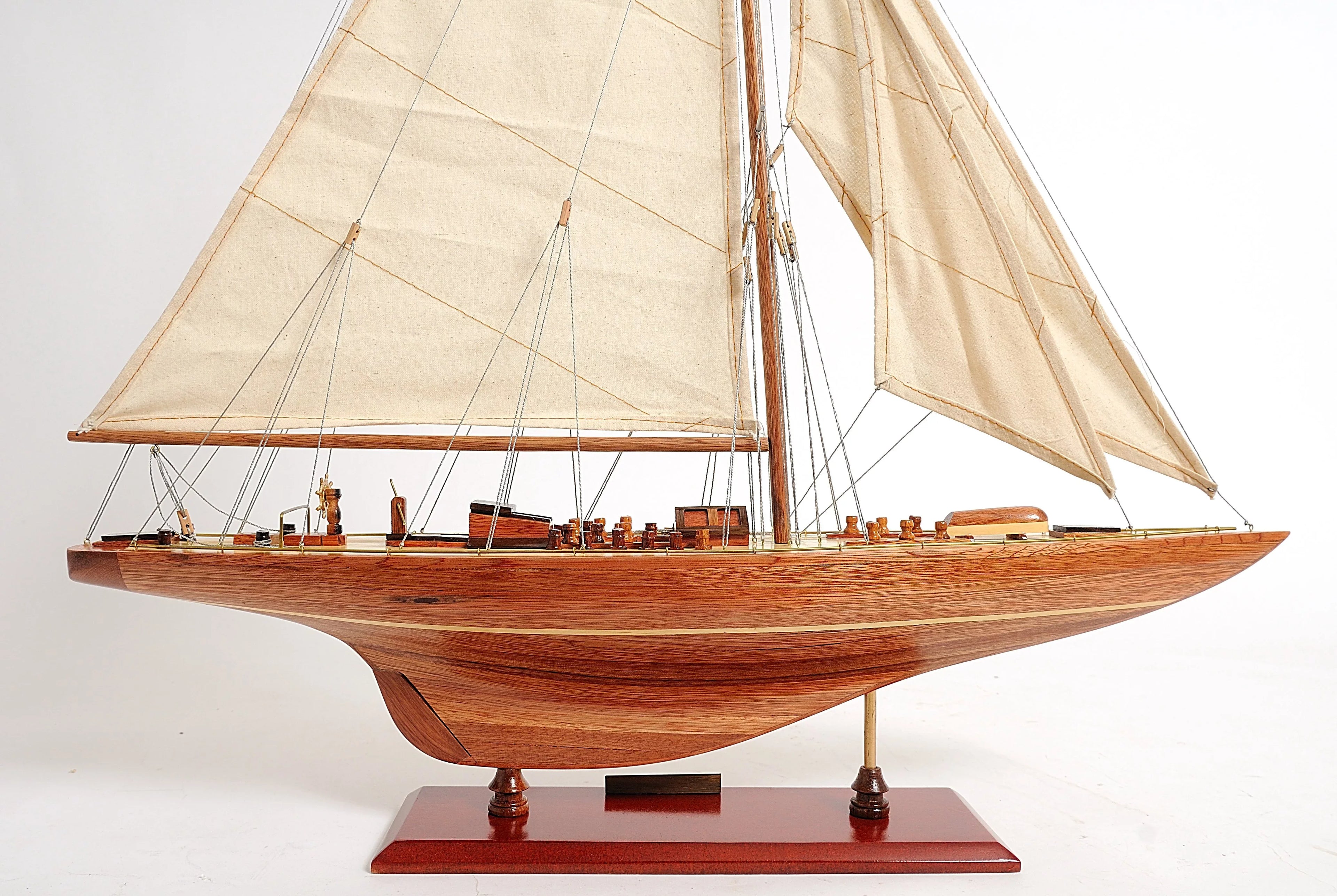 Display Model Endeavour Sm Boat